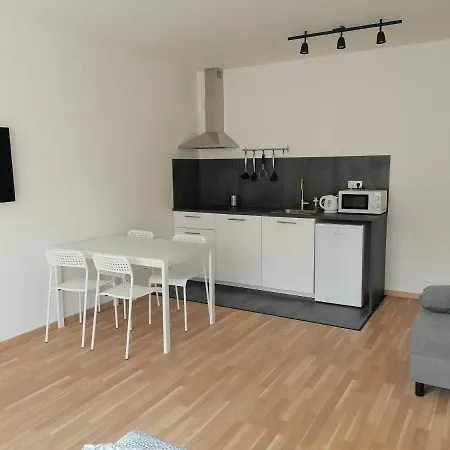 Brand New #21 With Free Secure Parking In The Center *