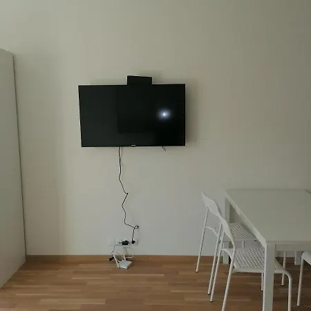 Brand New #21 With Free Secure Parking In The Center *